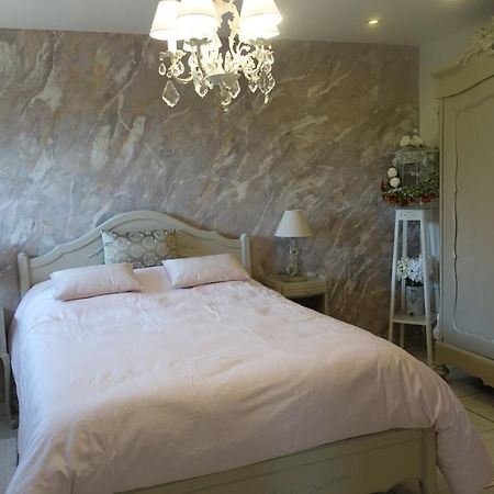 Le Jardin Des Secrets Bed and Breakfast La Voivre  Buitenkant foto